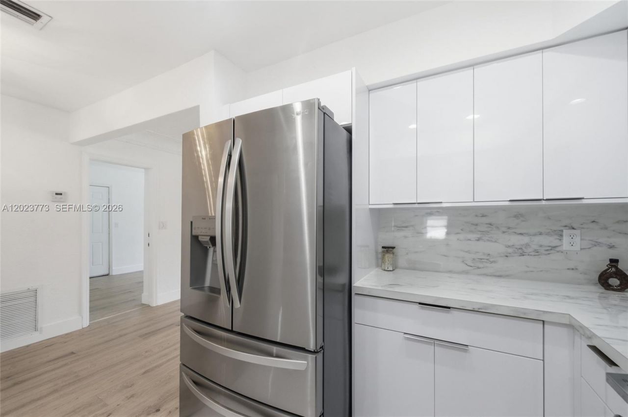2780 NW 25th St, Fort Lauderdale, FL 33311 Photo