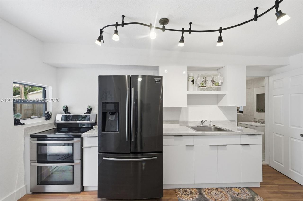 2780 NW 25th St, Fort Lauderdale, FL 33311 Photo