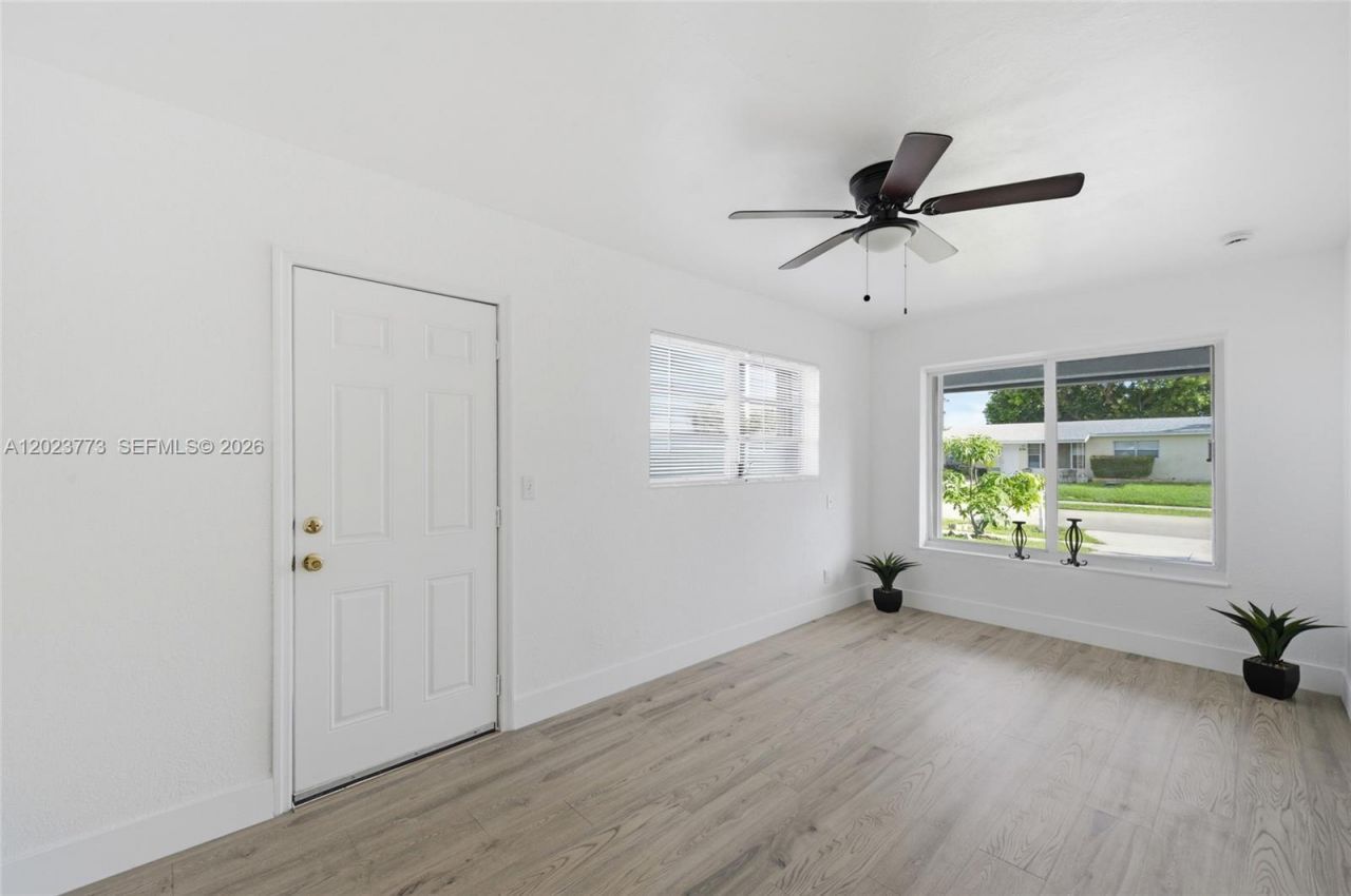 2780 NW 25th St, Fort Lauderdale, FL 33311 Photo