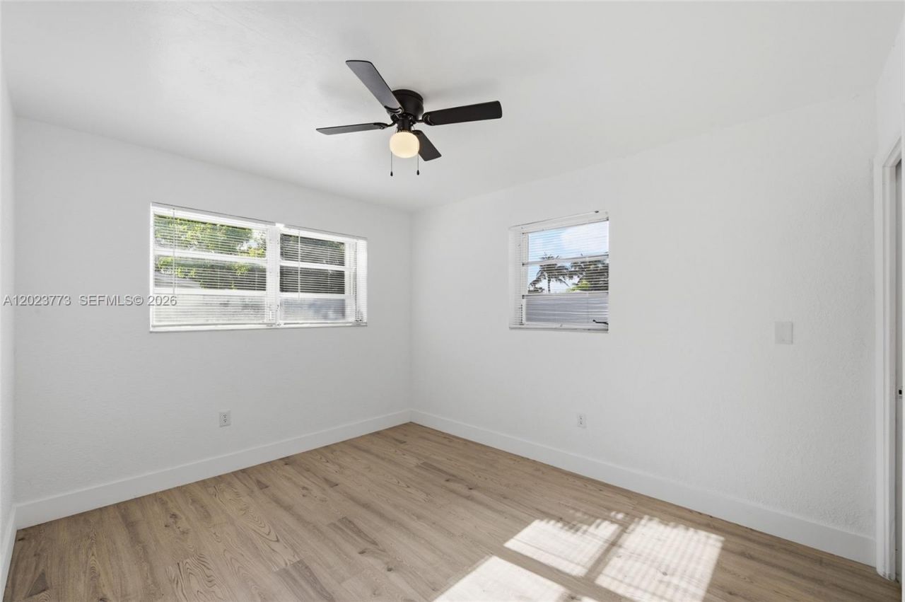 2780 NW 25th St, Fort Lauderdale, FL 33311 Photo
