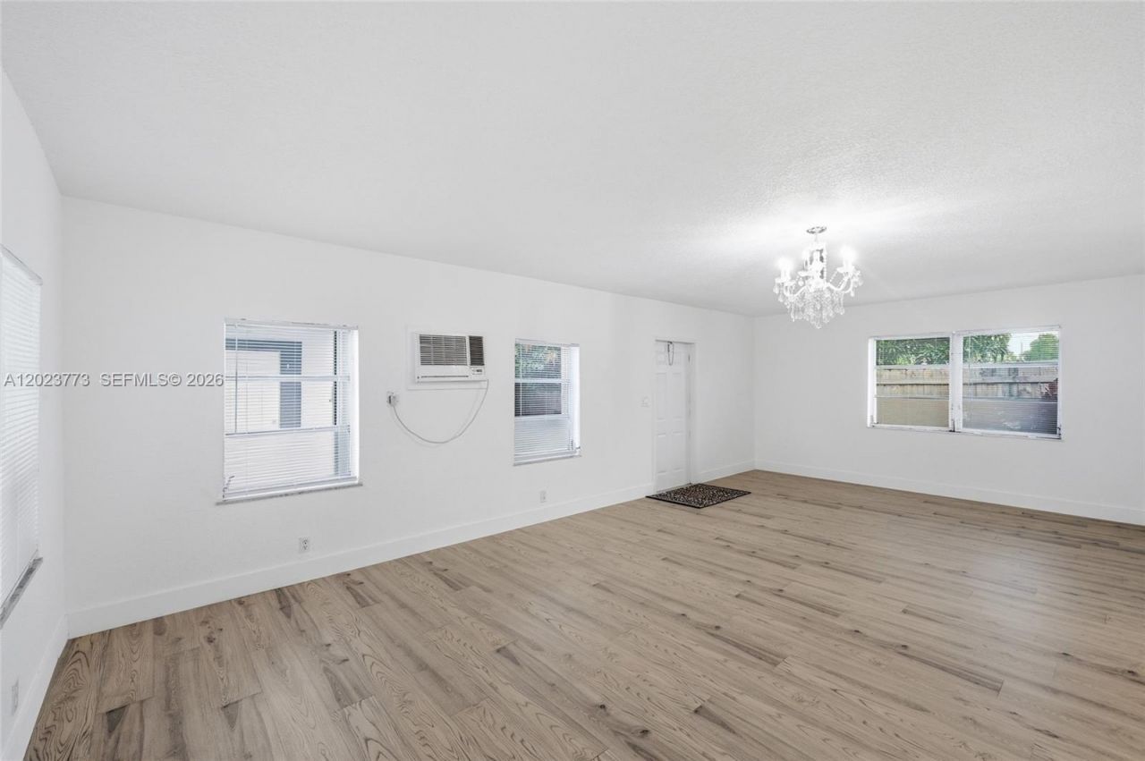 2780 NW 25th St, Fort Lauderdale, FL 33311 Photo