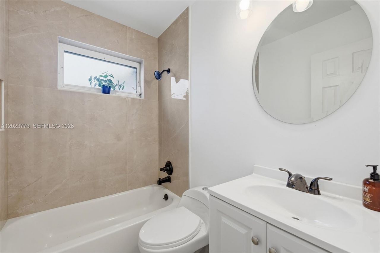 2780 NW 25th St, Fort Lauderdale, FL 33311 Photo