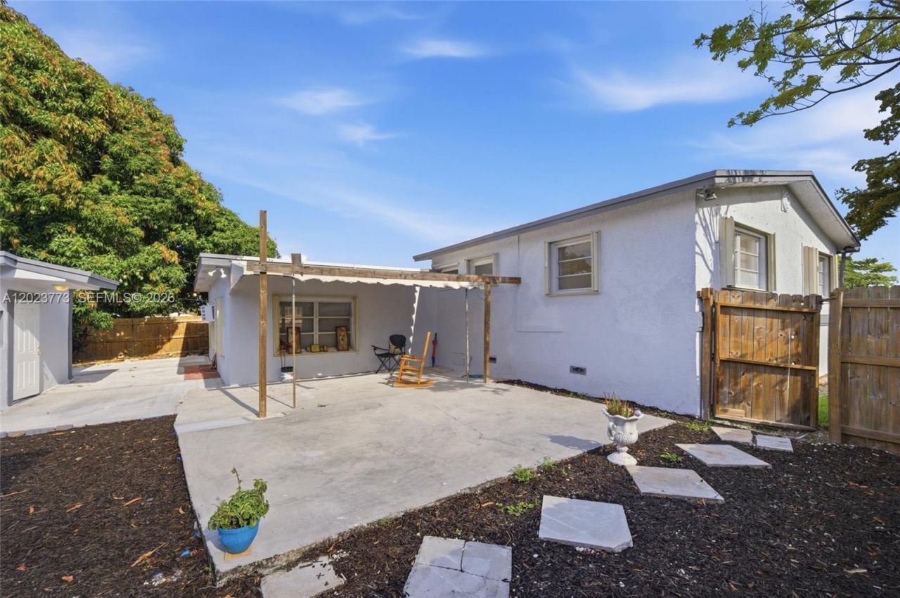 2780 NW 25th St, Fort Lauderdale, FL 33311 Photo