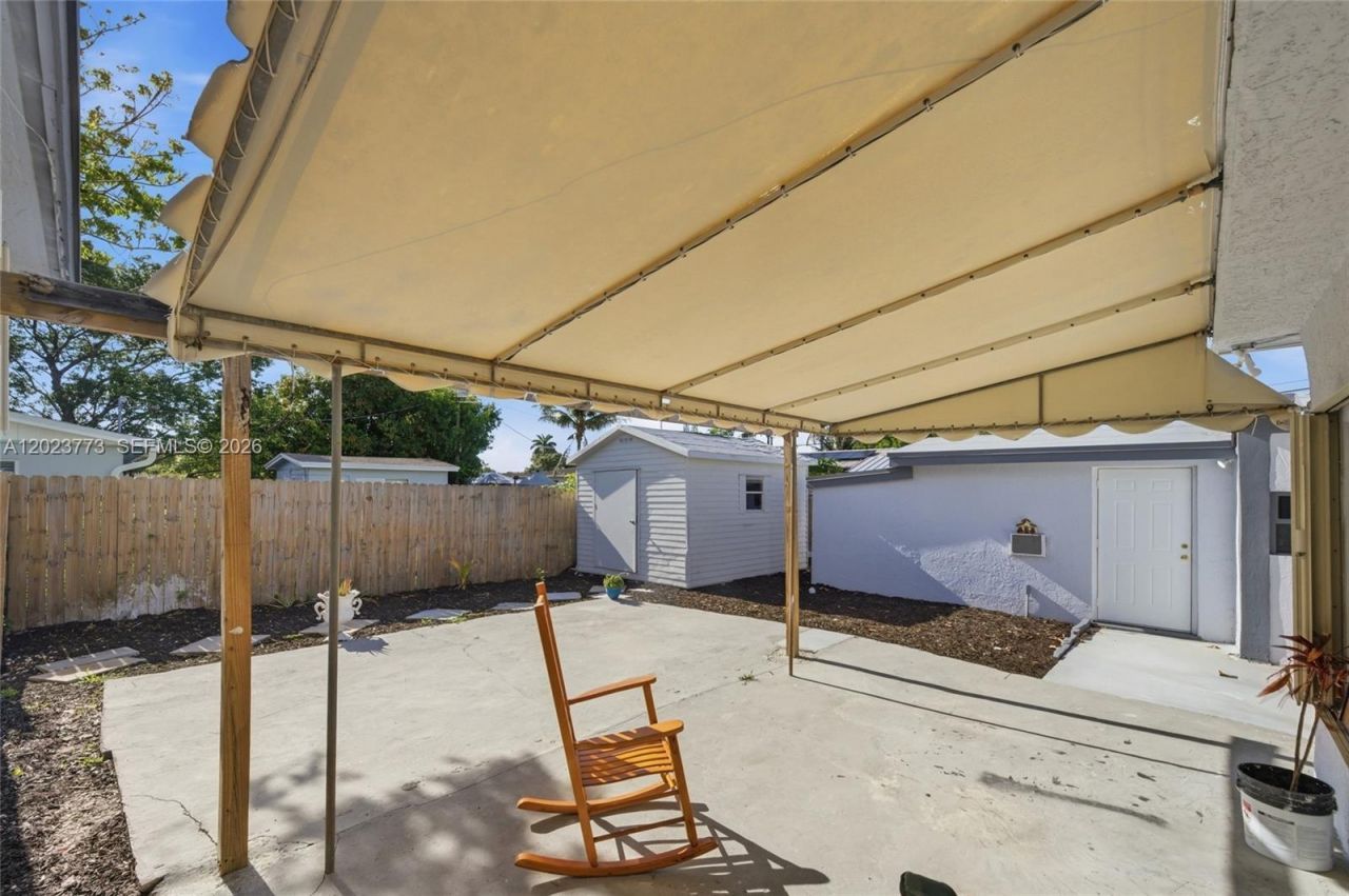 2780 NW 25th St, Fort Lauderdale, FL 33311 Photo