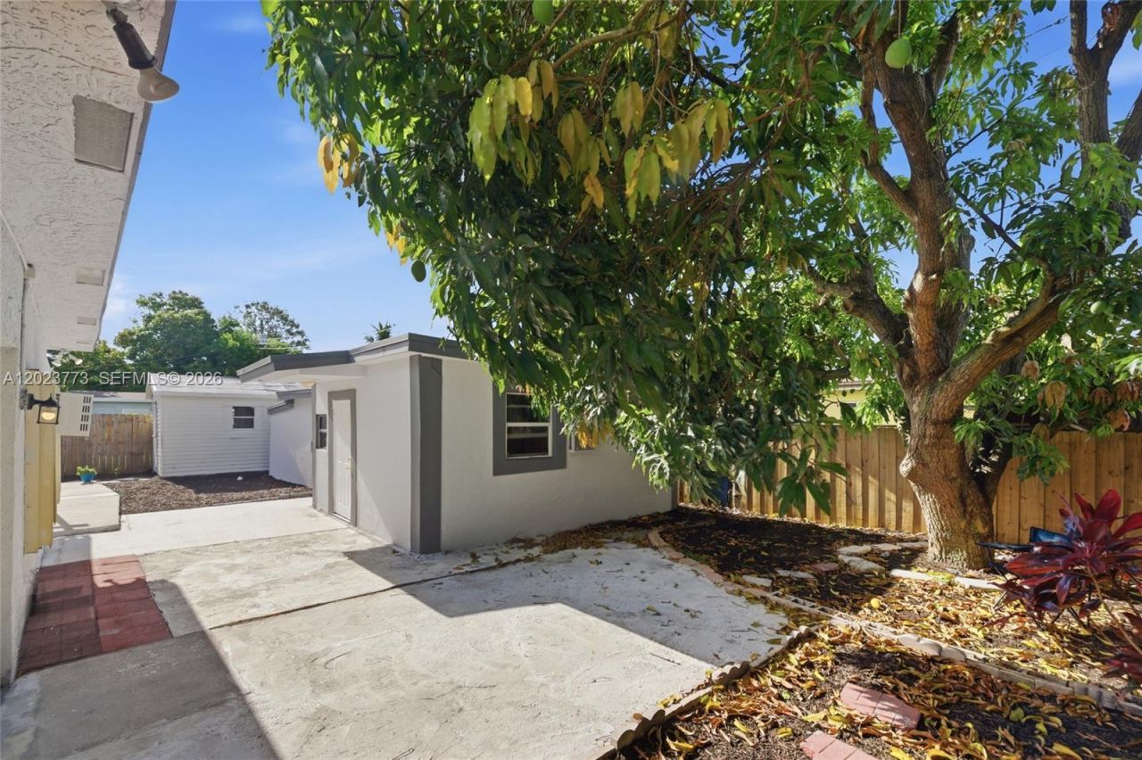 2780 NW 25th St, Fort Lauderdale, FL 33311 Photo