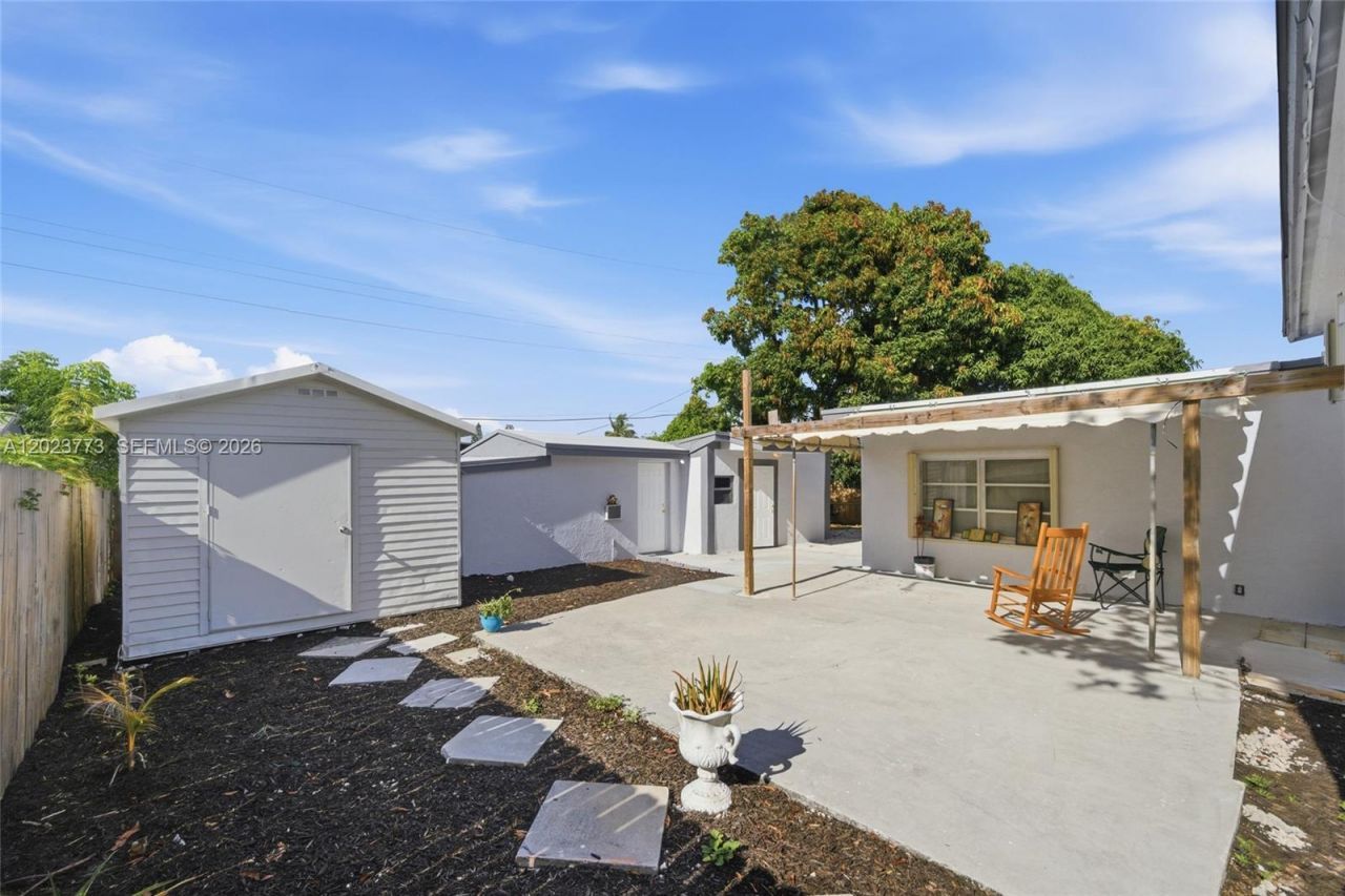 2780 NW 25th St, Fort Lauderdale, FL 33311 Photo