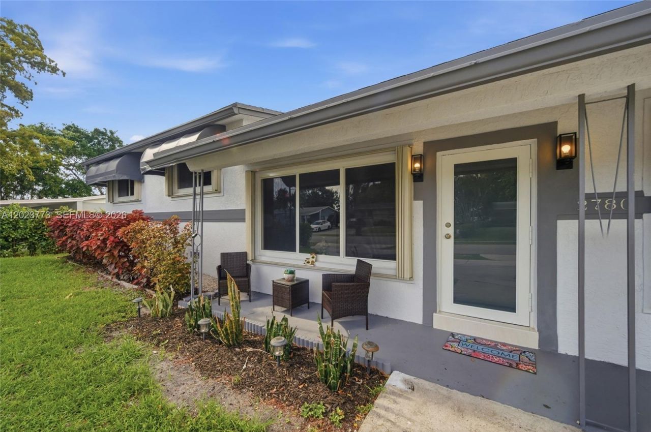 2780 NW 25th St, Fort Lauderdale, FL 33311 Photo