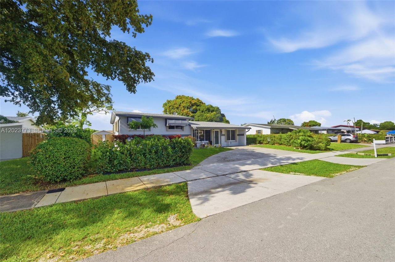 2780 NW 25th St, Fort Lauderdale, FL 33311 Photo