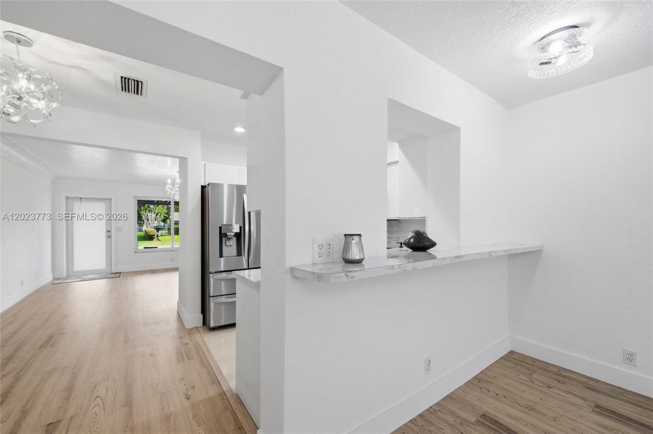 2780 NW 25th St, Fort Lauderdale, FL 33311 Photo
