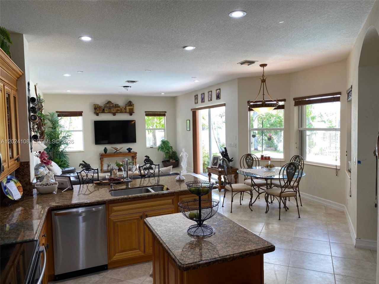 3885 E Hibiscus St , Weston, FL 33332 Photo