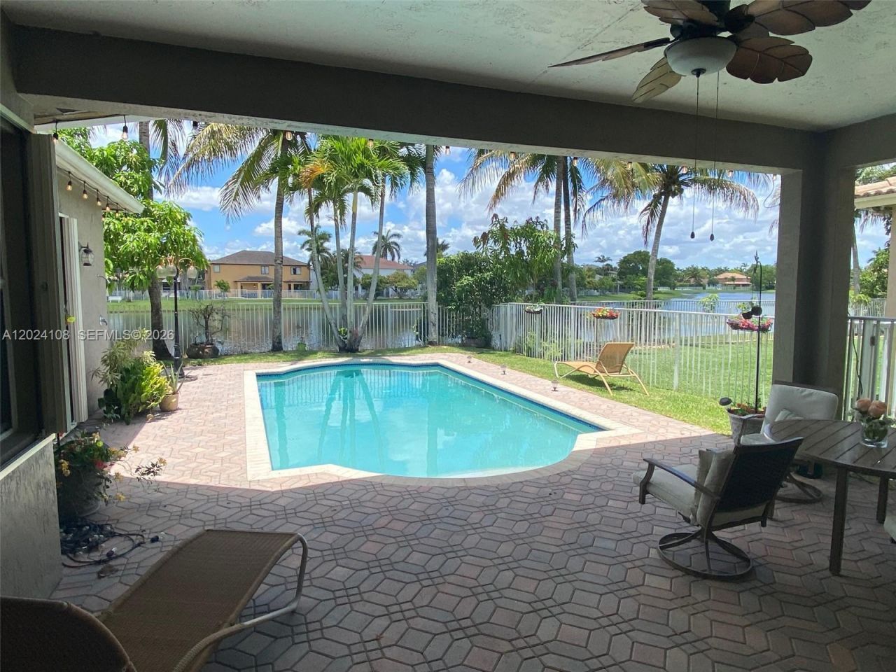 3885 E Hibiscus St , Weston, FL 33332 Photo