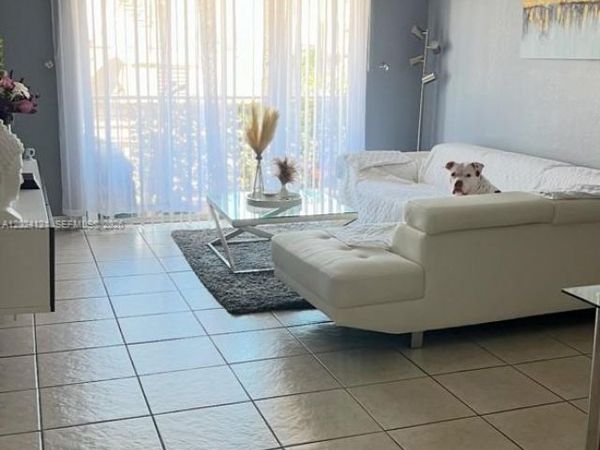 10900 SW 104th St , Unit 219, Miami, FL 33176