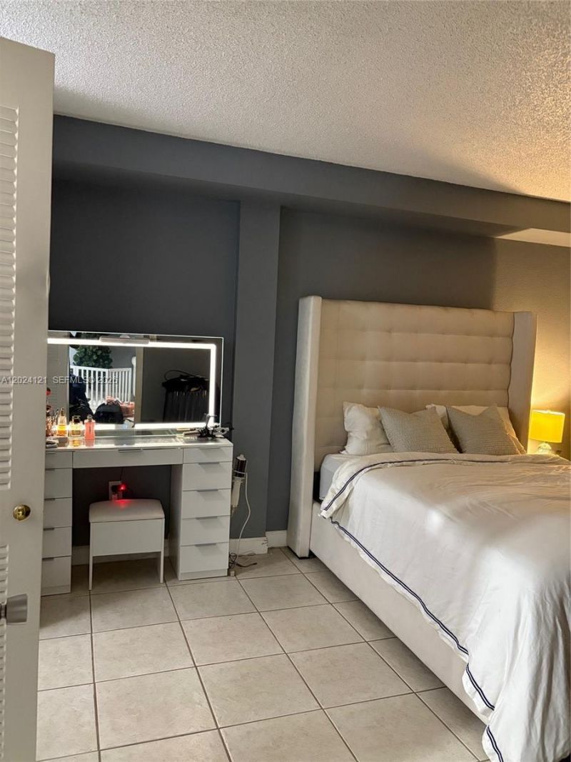 10900 SW 104th St , Unit 219, Miami, FL 33176 Photo