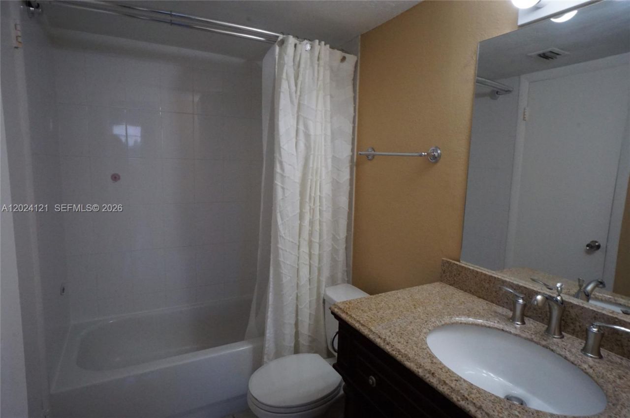 10900 SW 104th St , Unit 219, Miami, FL 33176 Photo