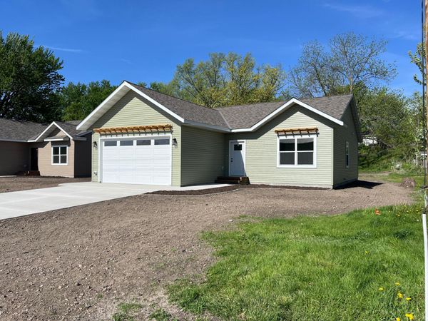 820 Spark Avenue , Albert Lea, MN 56007
