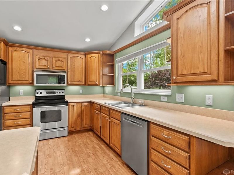 937 New England Avenue, Dayton, OH 45429 Photo 10