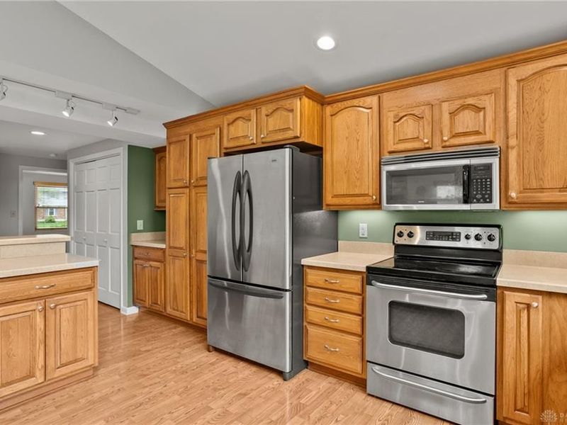 937 New England Avenue, Dayton, OH 45429 Photo 12
