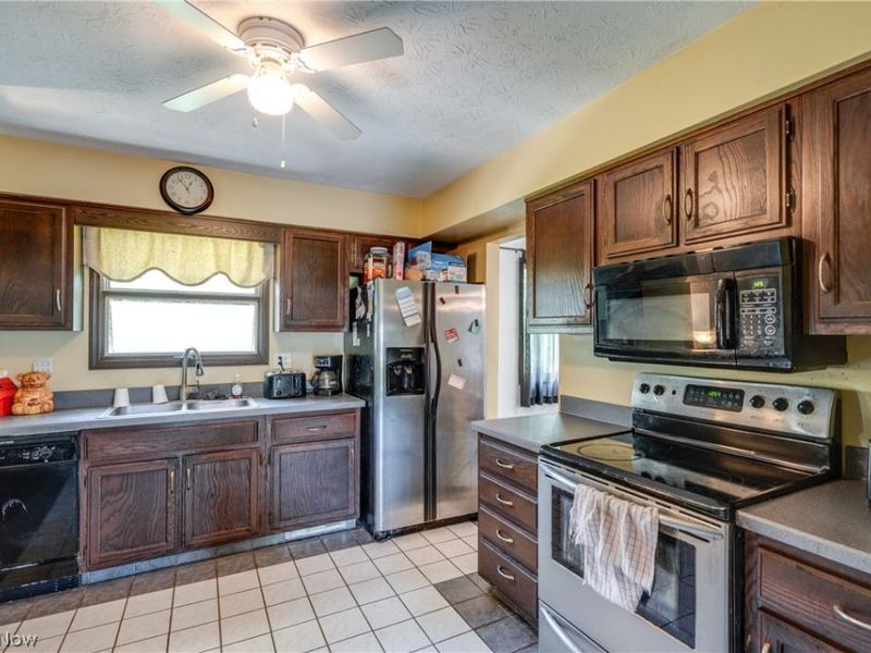 4802 Wolff Drive, Brunswick, OH 44212 Photo 6