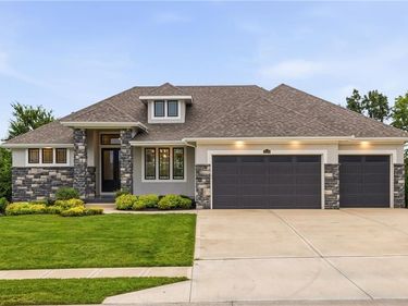 10139 N Kansas Court, Kansas City, MO 64155