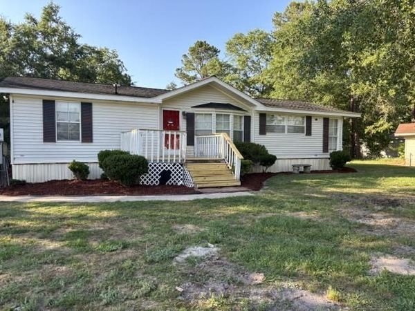 654 Pine Oaks Farm Rd. , Aynor, SC 29511