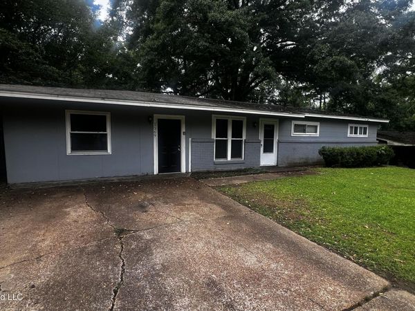 1369 Dianne Drive, Jackson, MS 39204