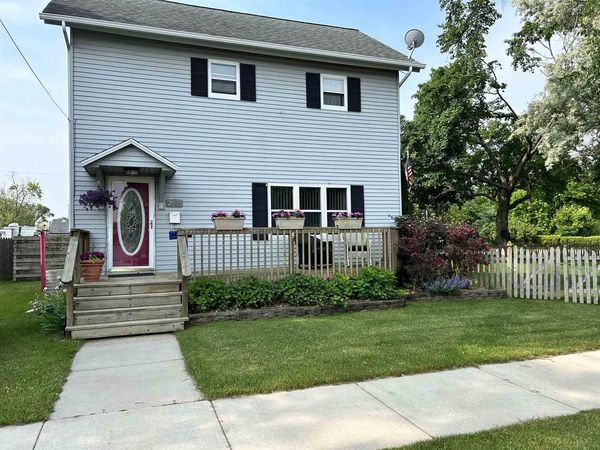 2505 14TH AVENUE, Menominee, MI 49858