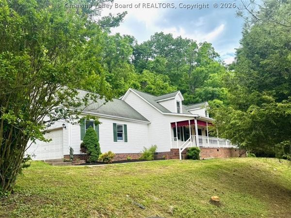 4307 Mccomas Road, Barboursville, WV 25504