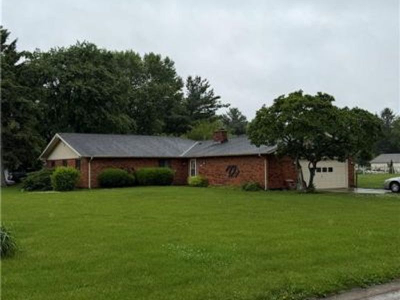 5655 Bradley Drive, Tipp City, OH 45371 Photo 2