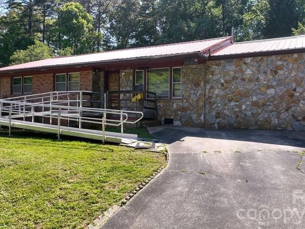 905 S 10th Street, Bessemer City, NC 28016