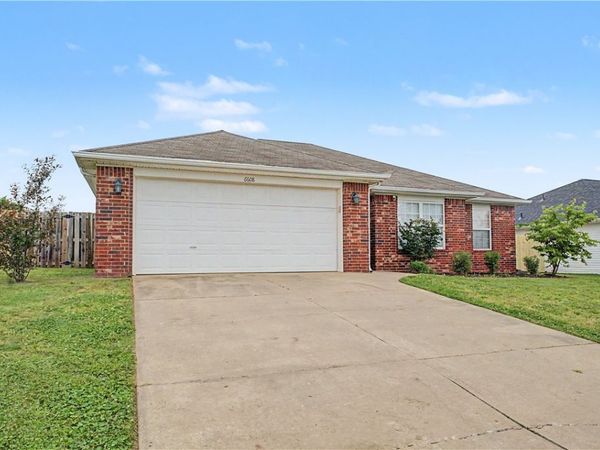 6608 Springwood Street , Bentonville, AR 72713