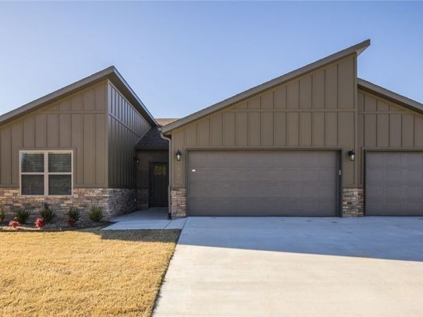 2629 N Justin Drive , Fayetteville, AR 72704