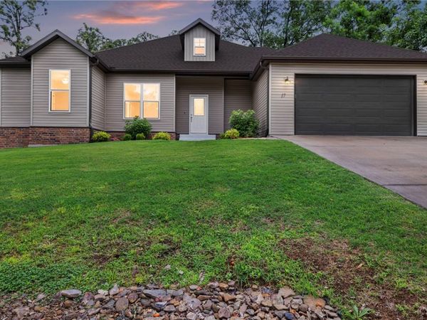 17 Worth Place , Bella Vista, AR 72715
