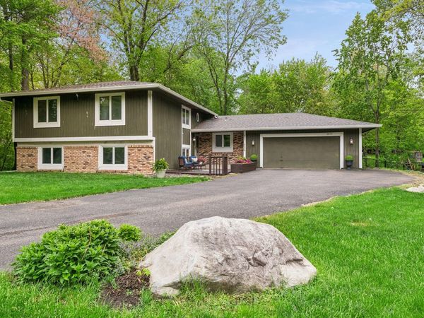 18710 28th Avenue N, Plymouth, MN 55447