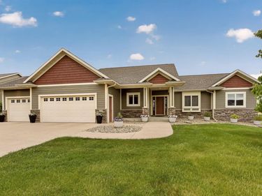 1213 Whispering Hills Drive, Saint Charles, MN 55972