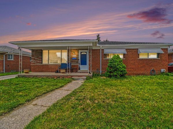 8271 Stanley Drive, Warren, MI 48093