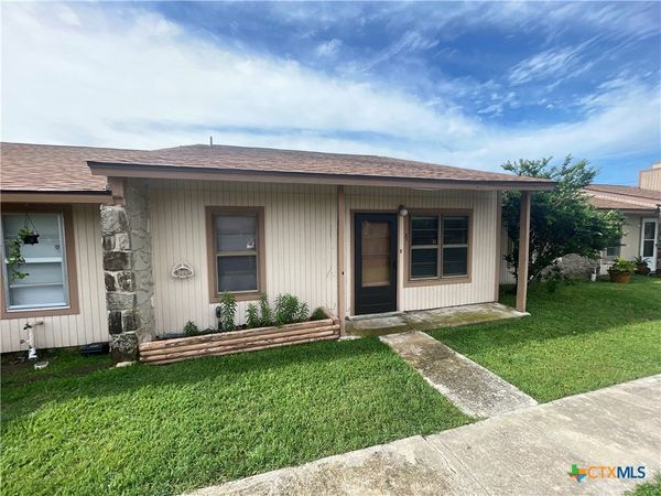 1051 Country Club Drive , Seguin, TX 78155