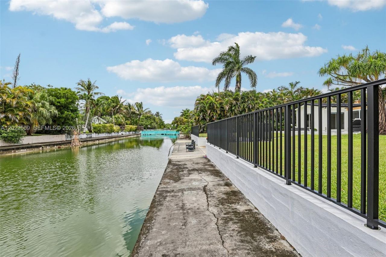 5620 SW 63rd Ct, South Miami, FL 33143 Photo