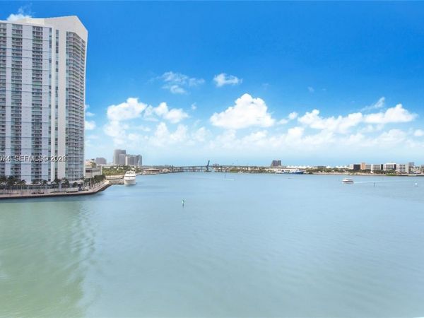 888 Brickell Key Dr , Unit 712, Miami, FL 33131