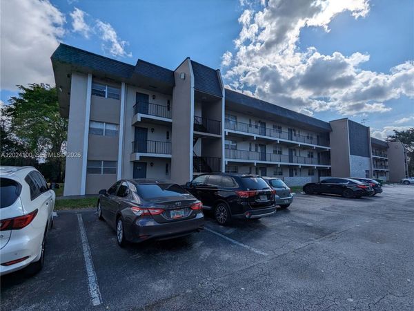 8020 Fairview Dr , Unit 301, Tamarac, FL 33321