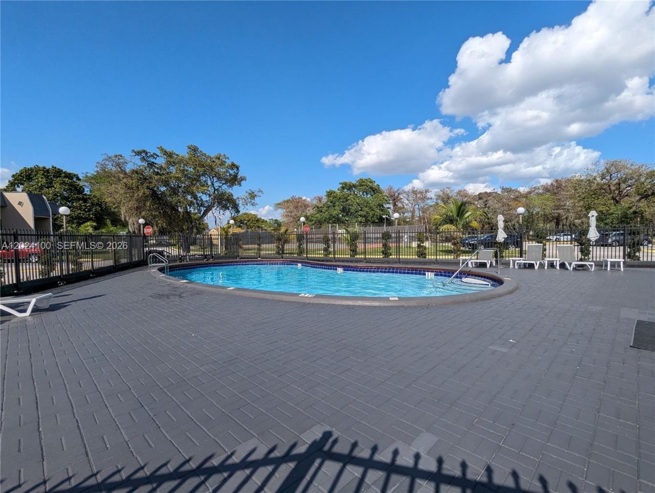 8020 Fairview Dr , Unit 301, Tamarac, FL 33321 Photo