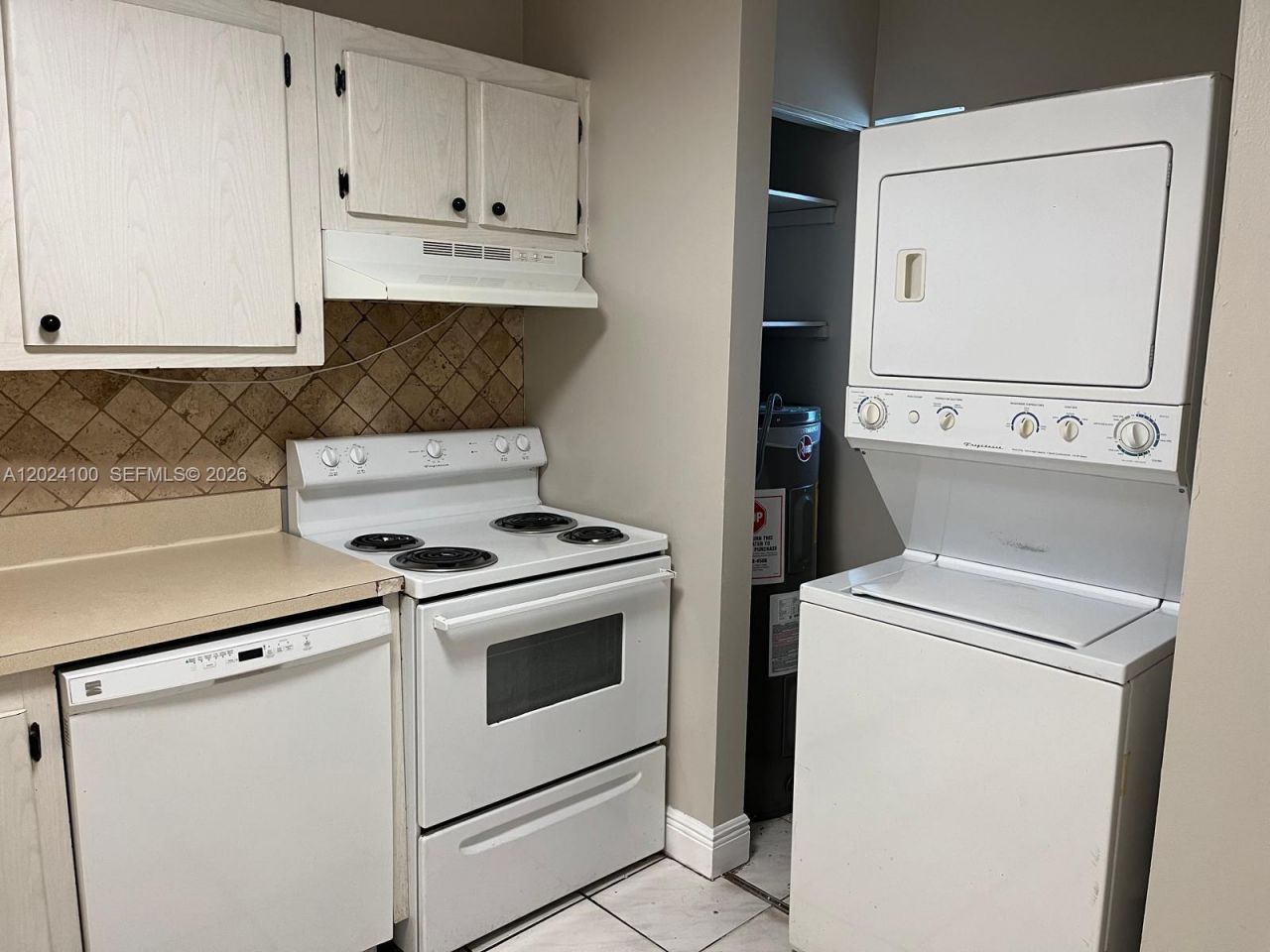 8020 Fairview Dr , Unit 301, Tamarac, FL 33321 Photo