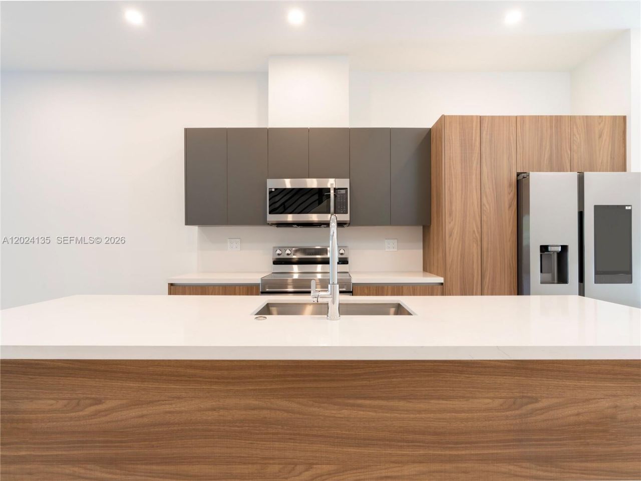 1118 NE 10th Ave, Unit 1118, Fort Lauderdale, FL 33304 Photo