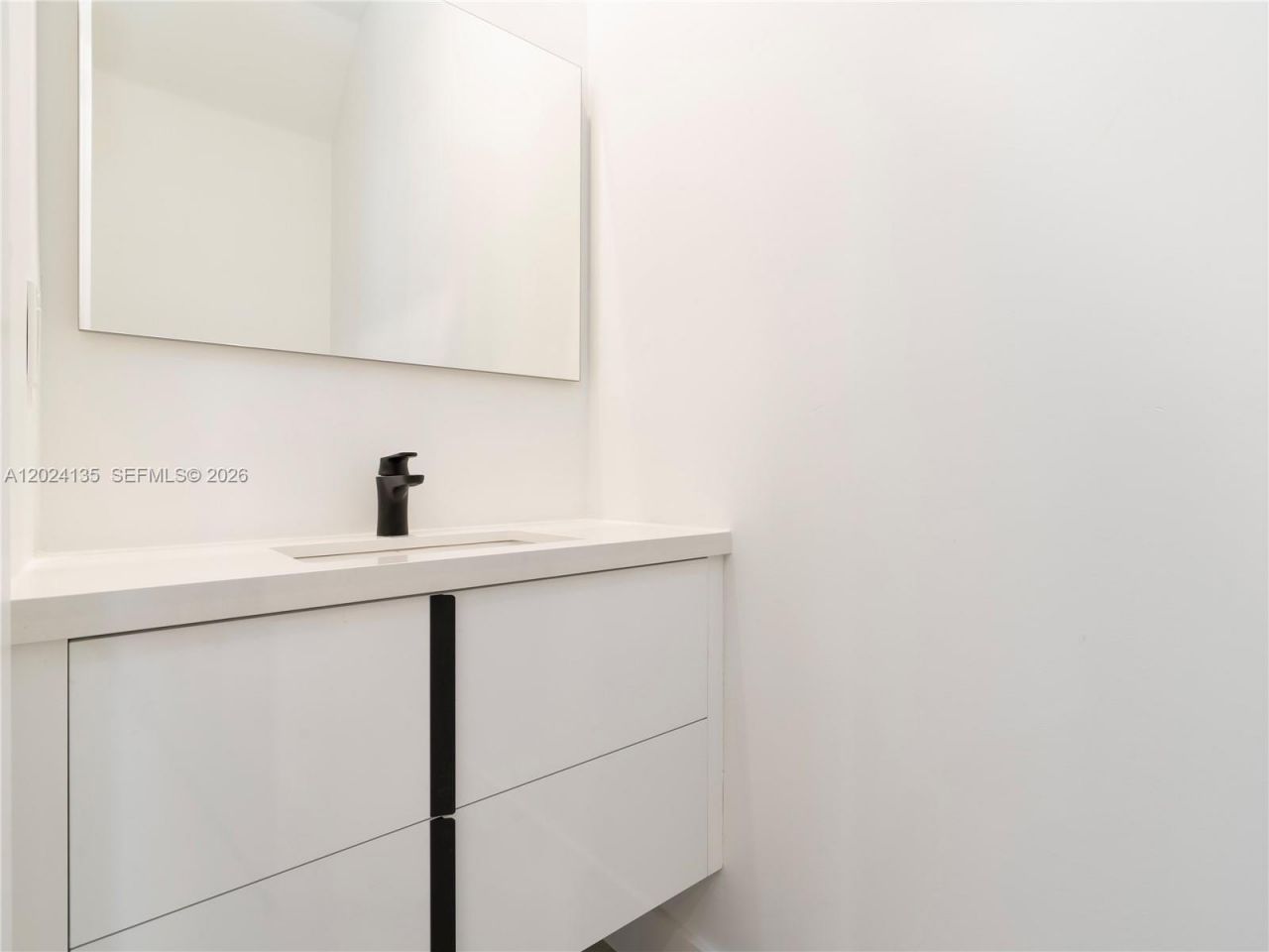1118 NE 10th Ave, Unit 1118, Fort Lauderdale, FL 33304 Photo
