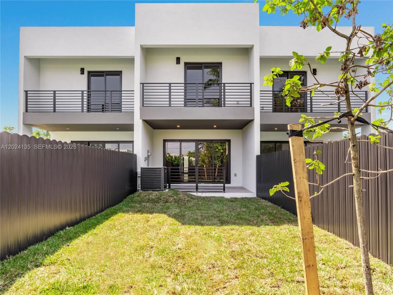 1118 NE 10th Ave, Unit 1118, Fort Lauderdale, FL 33304 Photo