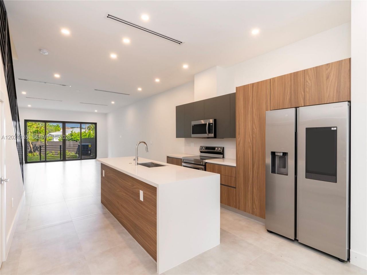 1118 NE 10th Ave, Unit 1118, Fort Lauderdale, FL 33304 Photo