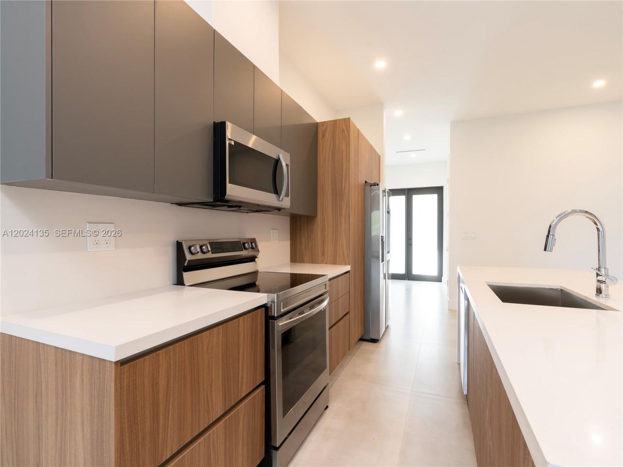 1118 NE 10th Ave, Unit 1118, Fort Lauderdale, FL 33304 Photo