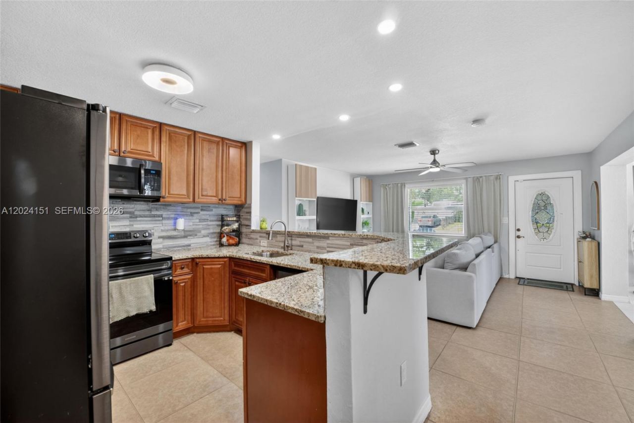 4311 SW 24th St , Fort Lauderdale, FL 33317 Photo