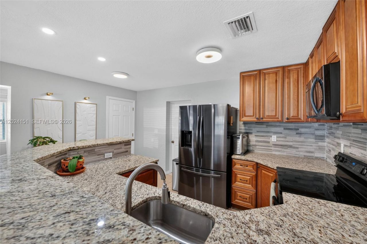 4311 SW 24th St , Fort Lauderdale, FL 33317 Photo