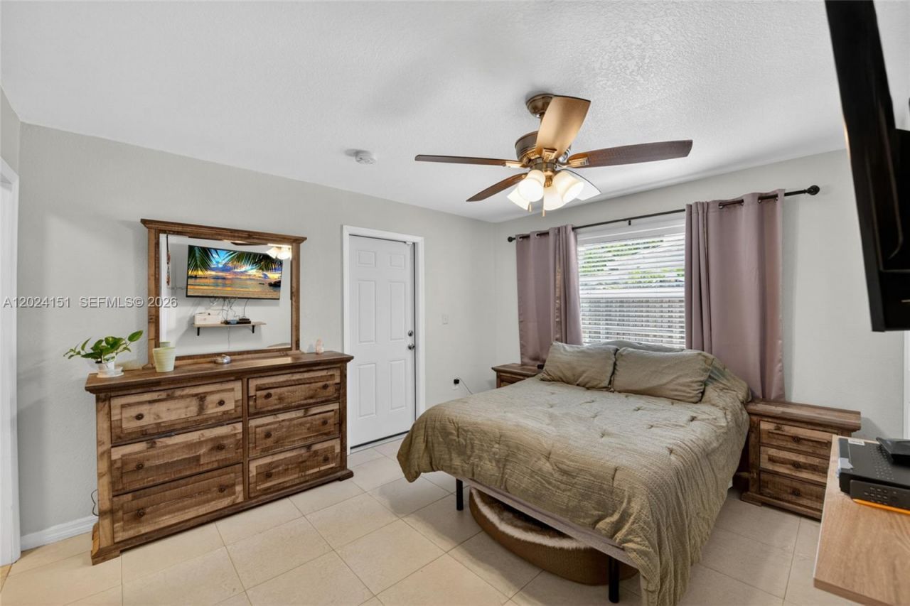 4311 SW 24th St , Fort Lauderdale, FL 33317 Photo
