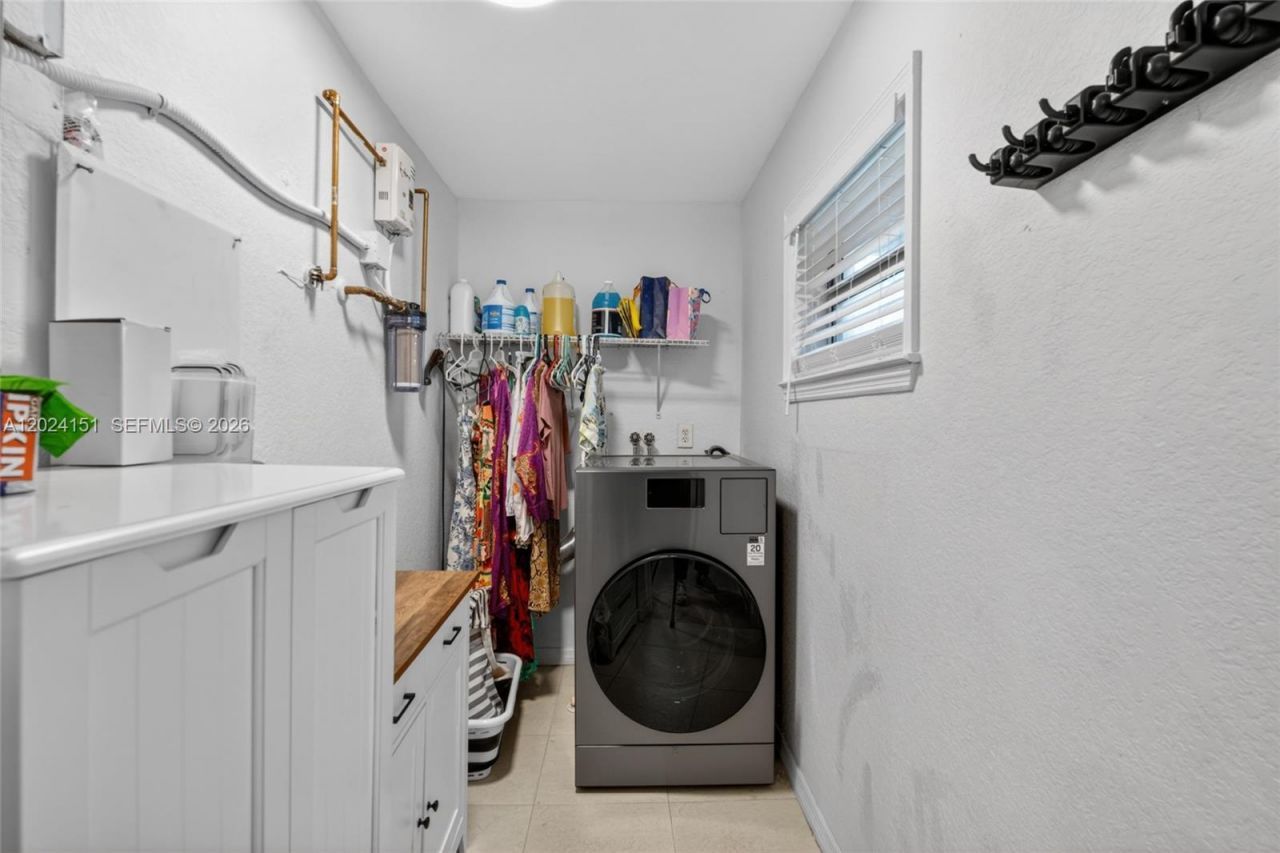 4311 SW 24th St , Fort Lauderdale, FL 33317 Photo